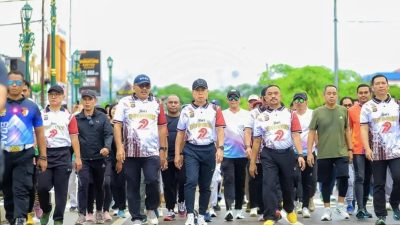 Hadiri HUT Bhayangkara, Gebernur ASR Long March bersama Masyarakat Sultra